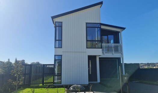 20 Halo Green, Aurora Subdivision, Hamilton