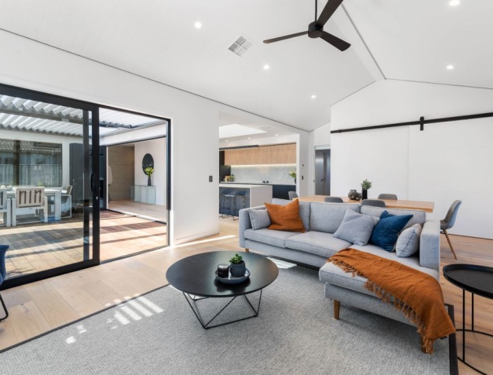 085 Open2view ID484902 10 Rich Rise